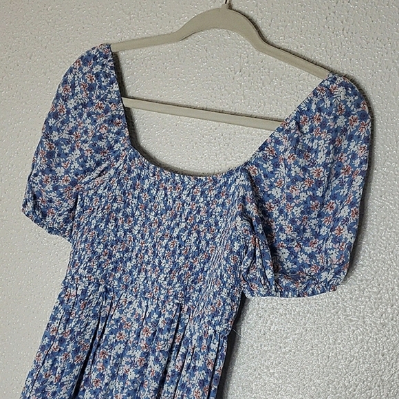 Altar'd State Tiered Floral Dress Scoop Neck Short Puff Sleeves Blue Multicolor - Picture 10 of 13